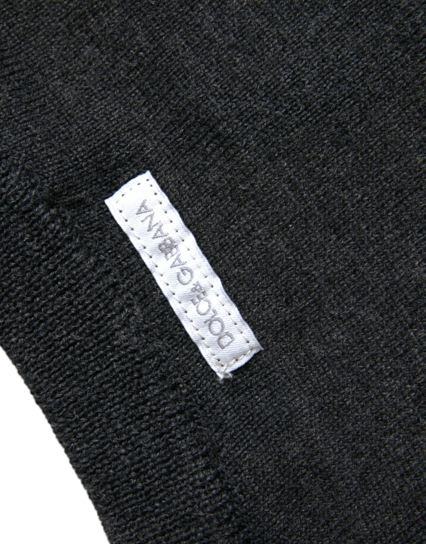 Suéter de cuello redondo de lana gris oscuro