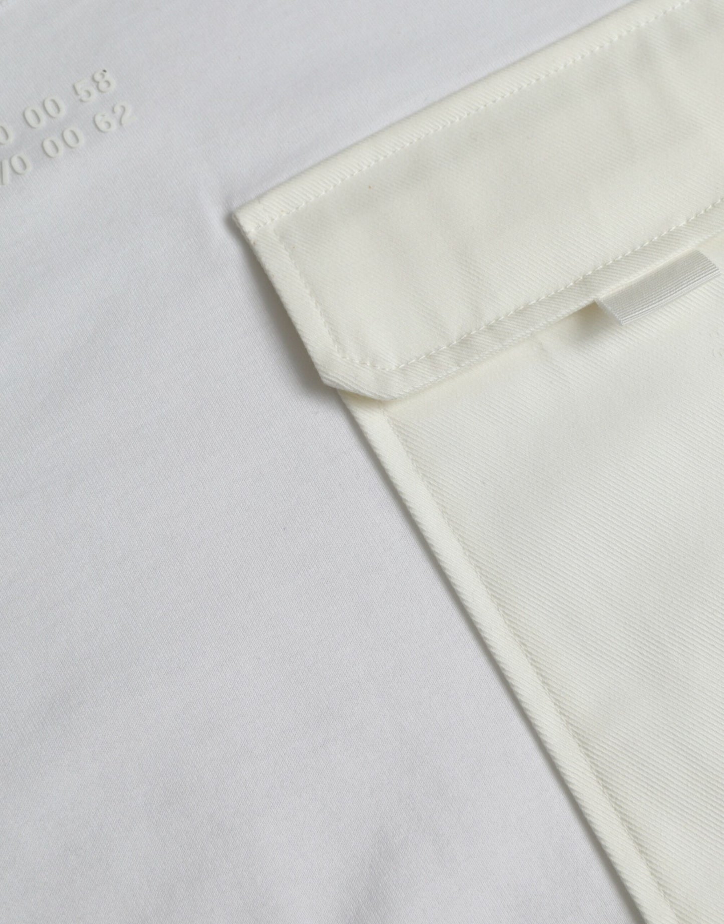 Camiseta blanca de algodón de manga corta con bolsillo