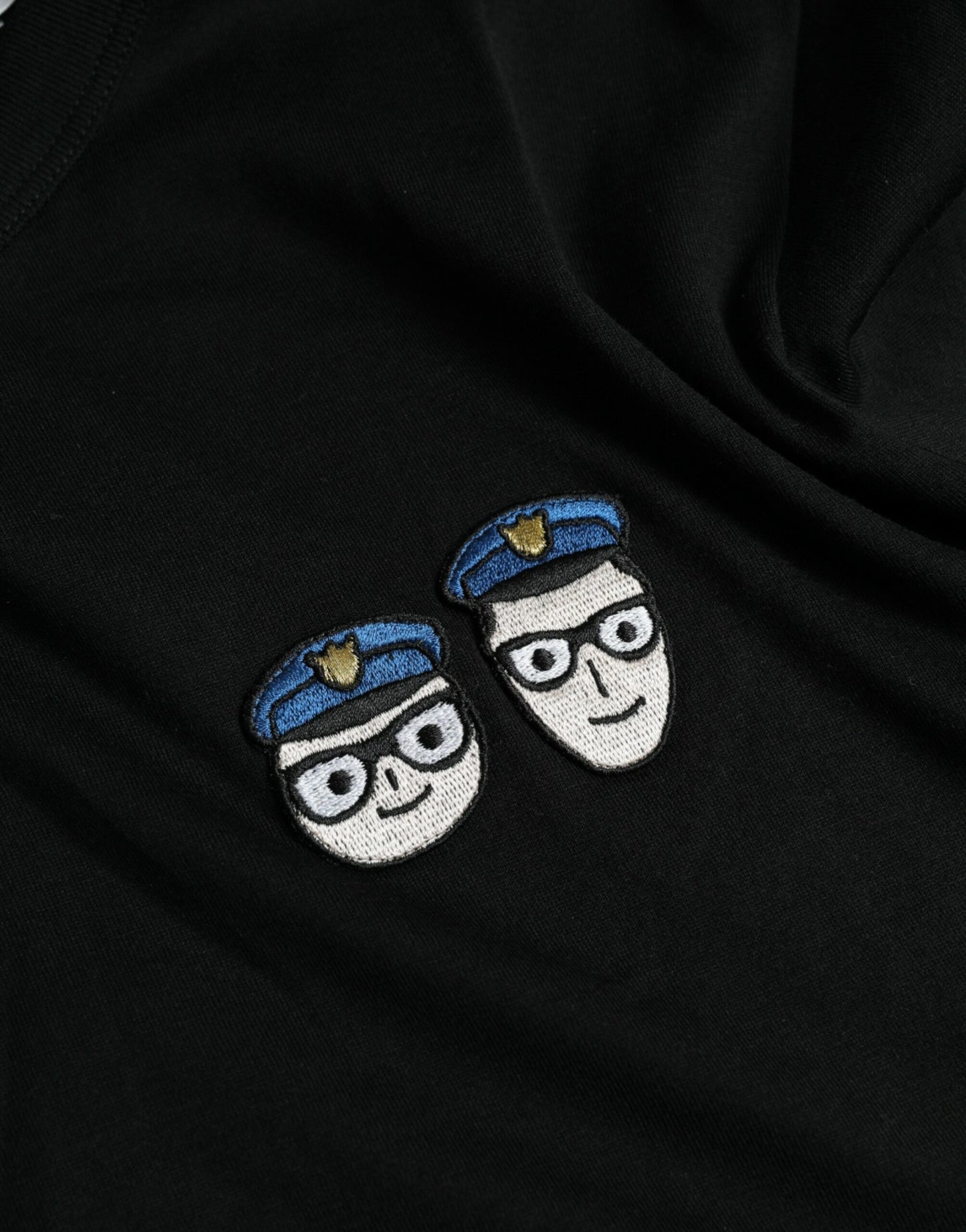 Camiseta negra de algodón con cuello redondo #DGFamily