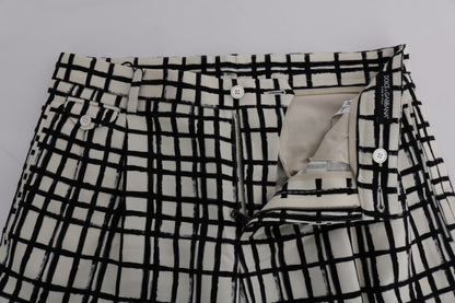 Elegantes pantalones cortos de algodón y lino a rayas