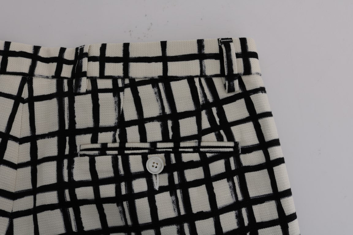 Elegantes pantalones cortos de algodón y lino a rayas