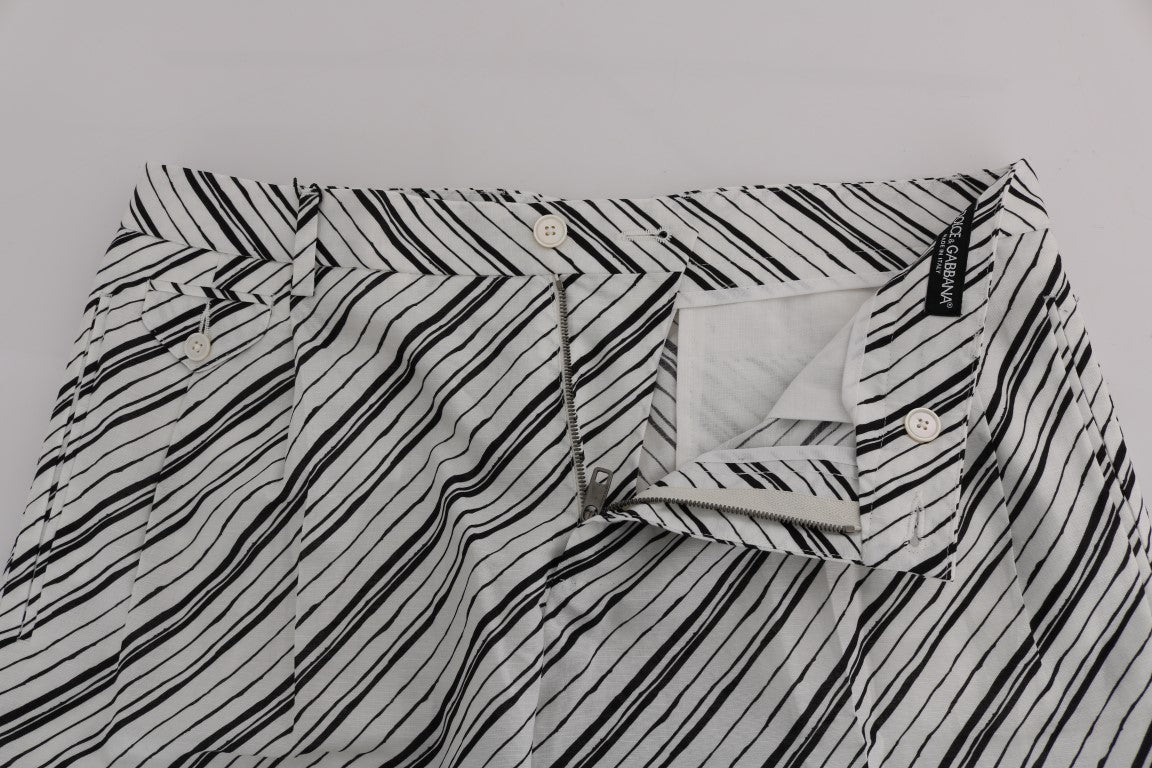 Elegantes pantalones cortos de algodón y lino a rayas