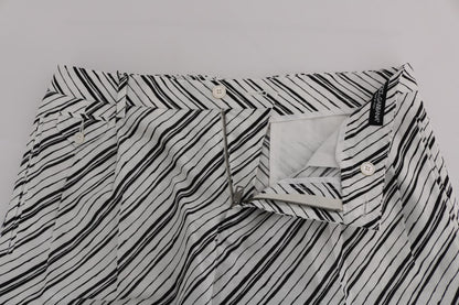 Elegantes pantalones cortos de algodón y lino a rayas