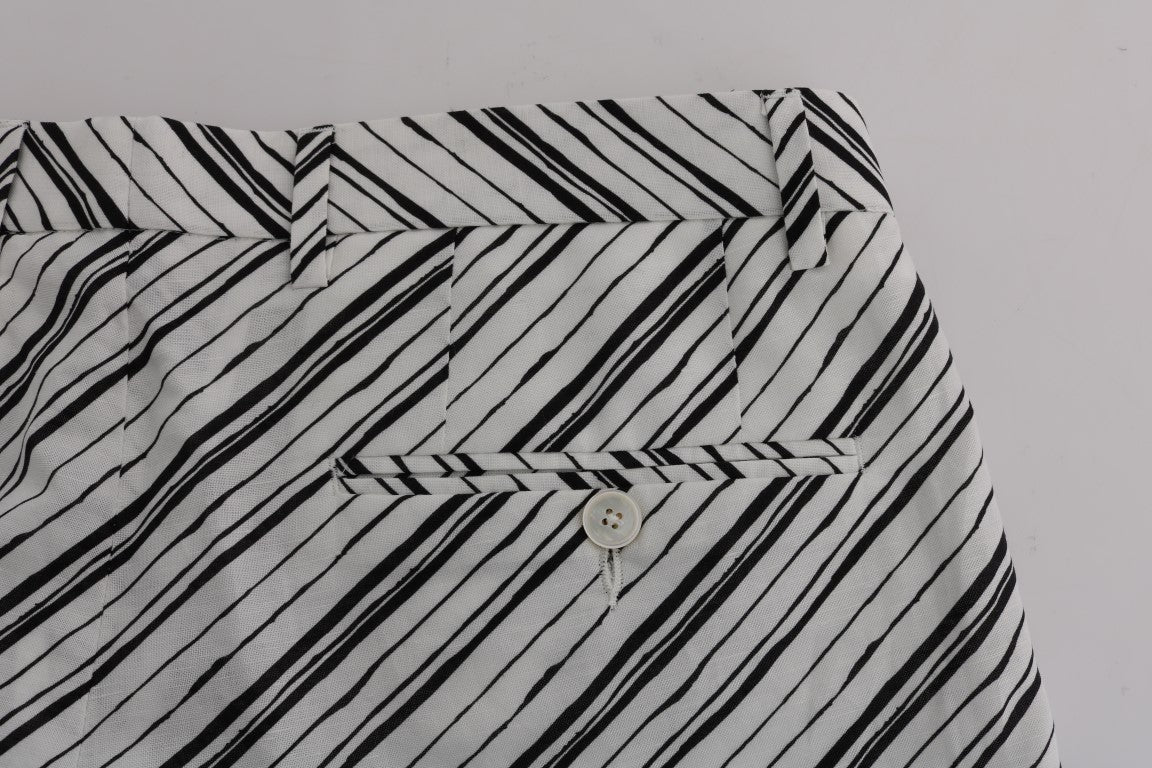 Elegantes pantalones cortos de algodón y lino a rayas