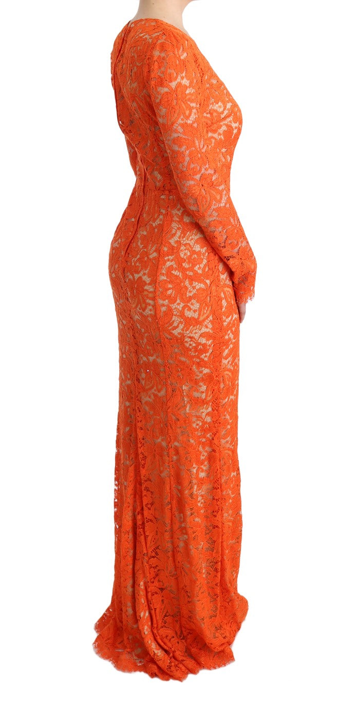 Elegante vestido naranja de manga larga y corte tubo
