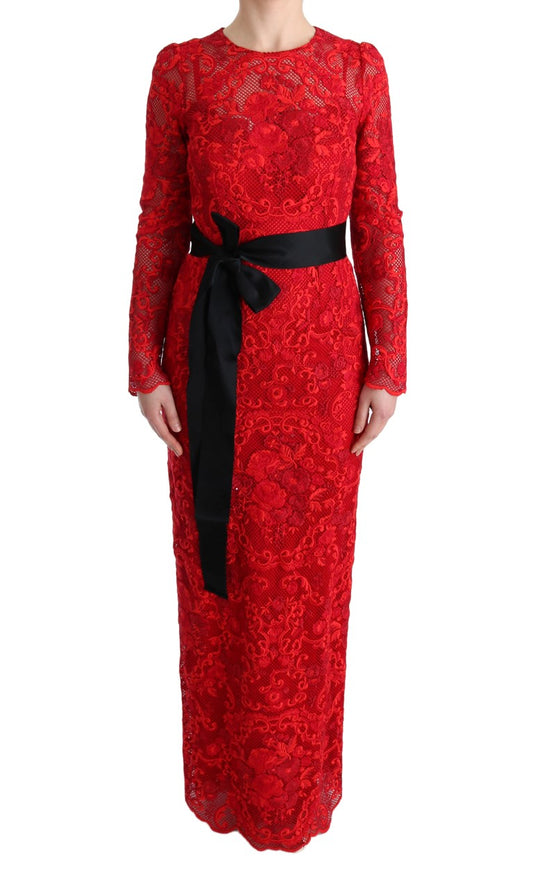 Elegante vestido rojo con cinturón de lazo de seda