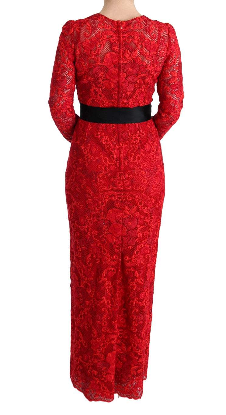 Elegante vestido rojo con cinturón de lazo de seda