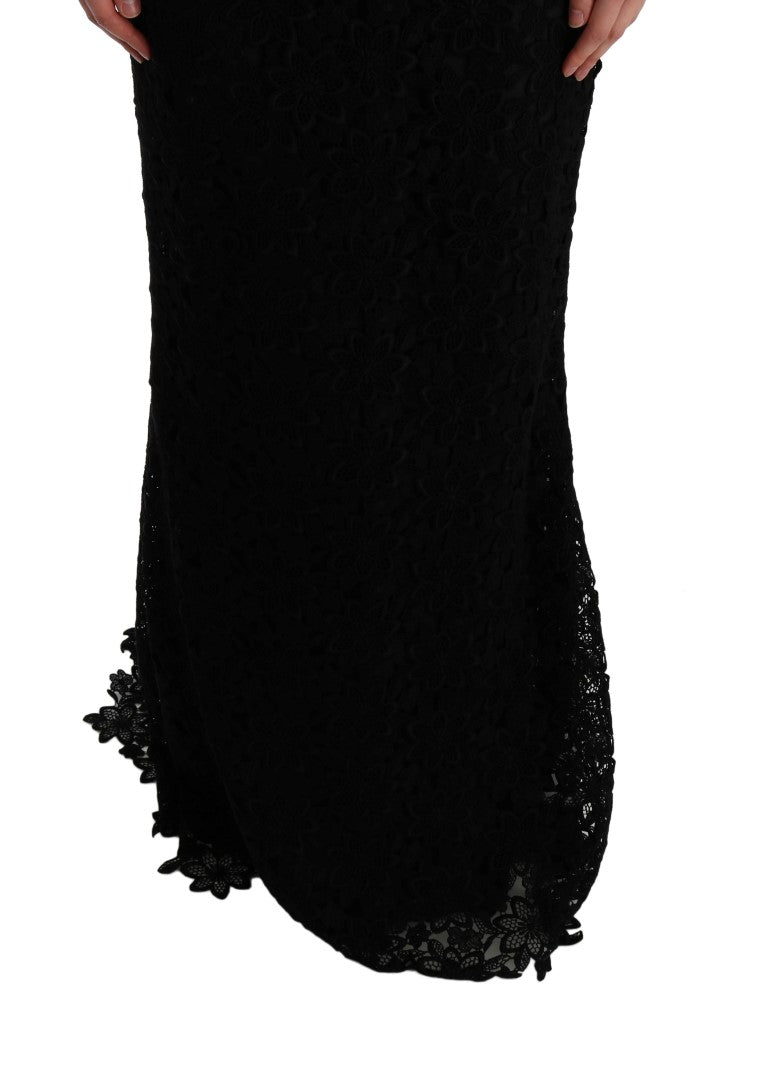 Elegante vestido negro con forro de seda