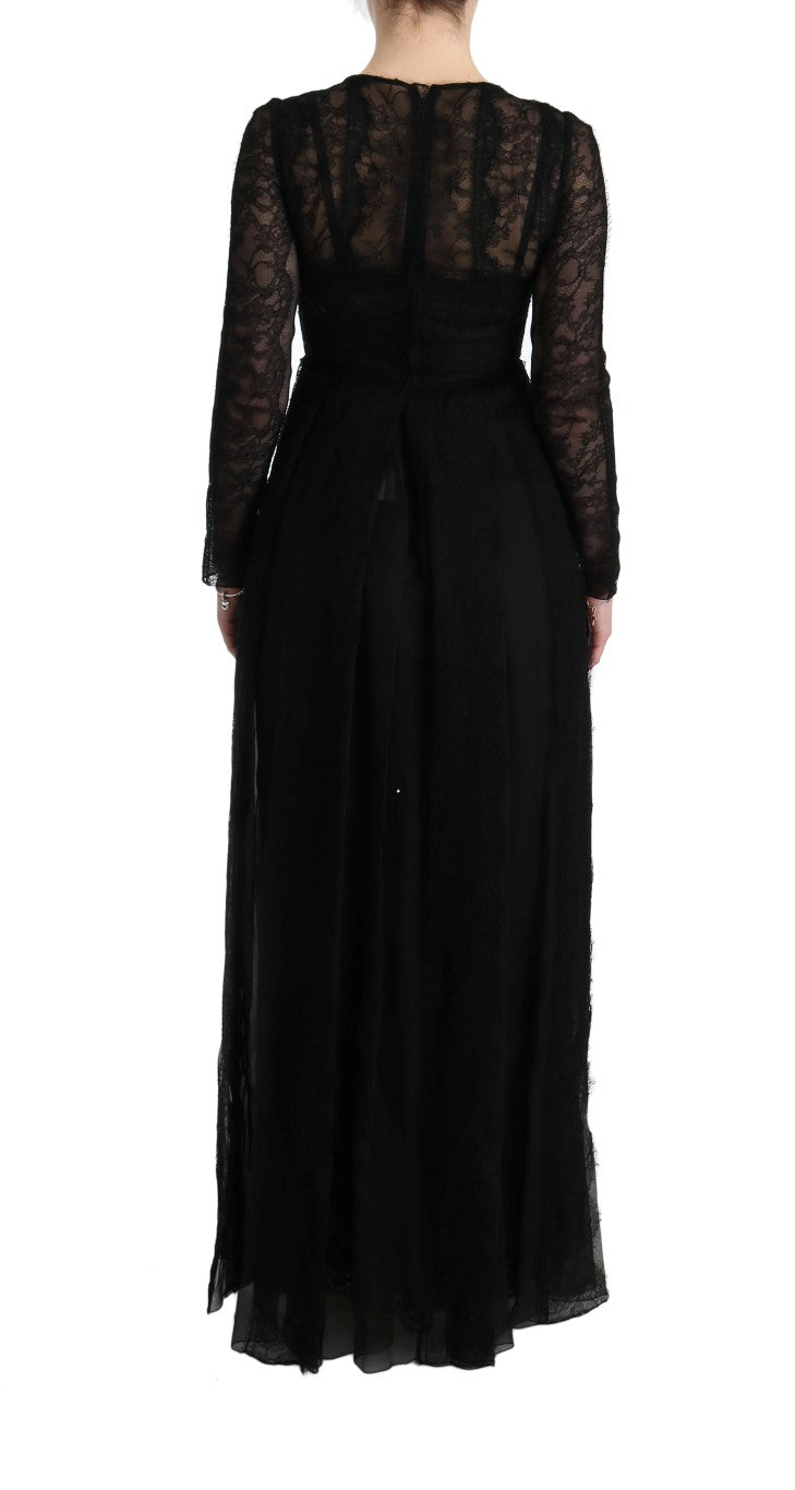 Elegante vestido negro de manga larga