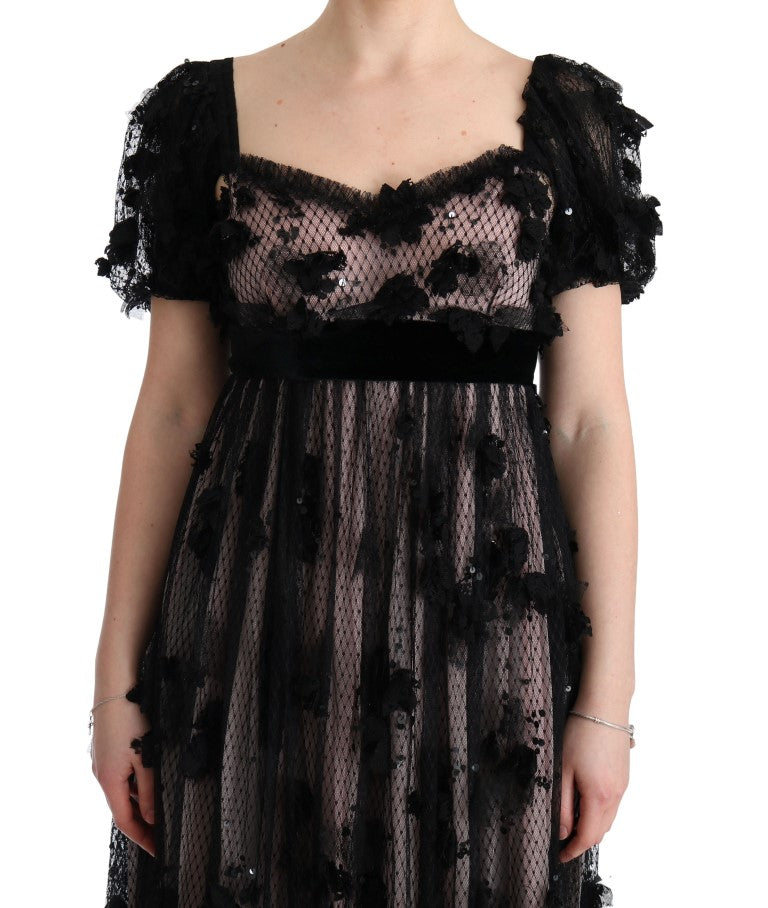 Elegante vestido largo con apliques florales