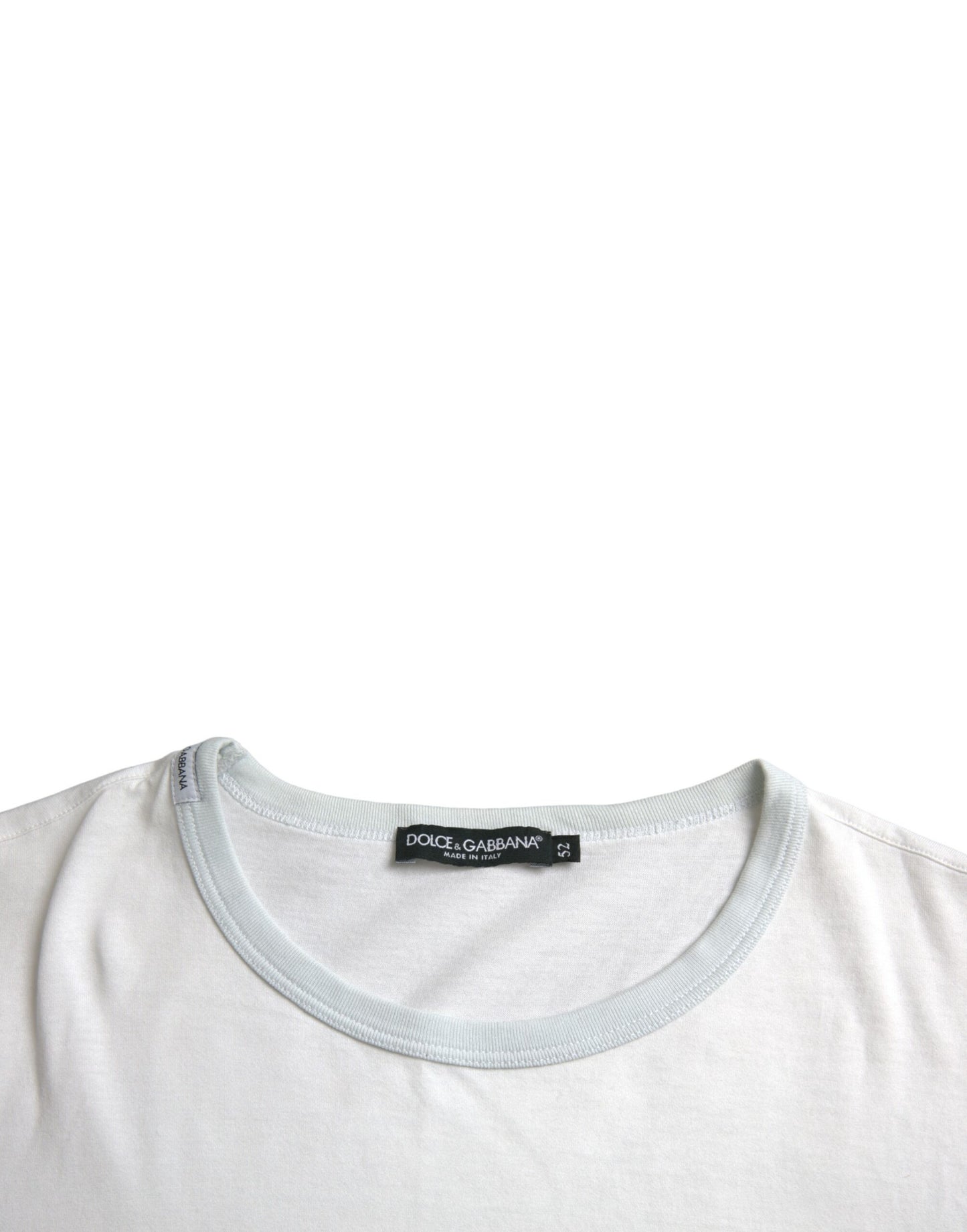 Camiseta blanca de algodón con cuello redondo y manga corta