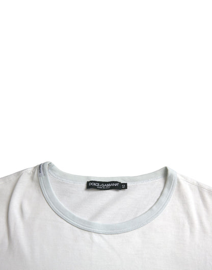 Camiseta blanca de algodón con cuello redondo y manga corta