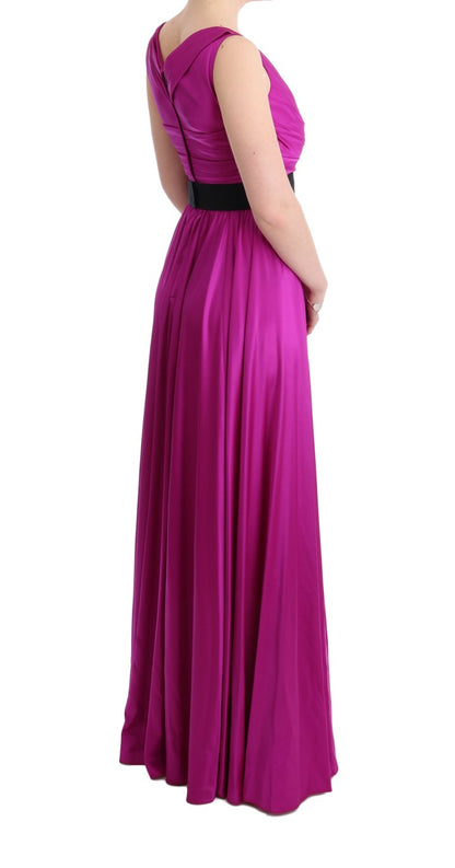 Elegante vestido de seda rosa