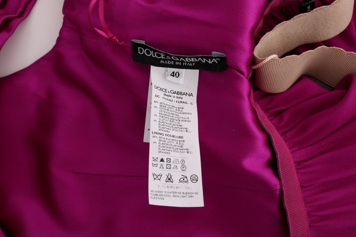 Elegante vestido de seda rosa