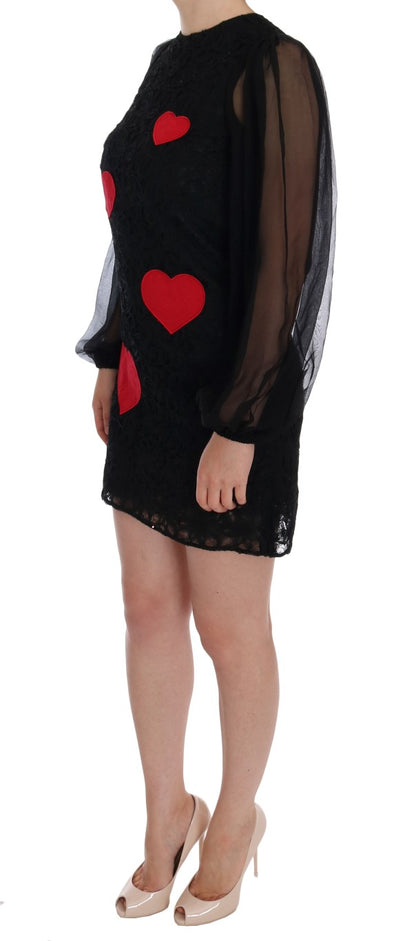 Elegante vestido recto con apliques de corazón de encaje negro