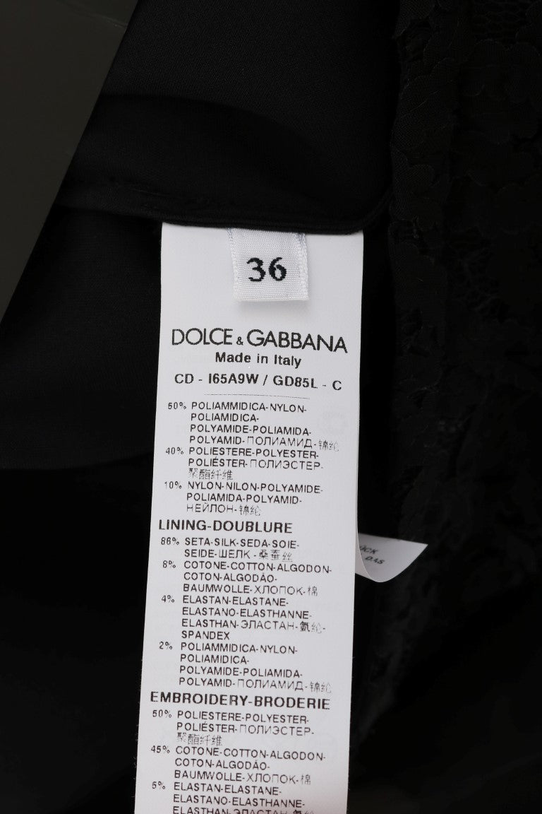 Elegante vestido recto con apliques de corazón de encaje negro