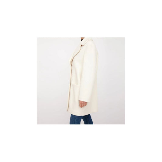 Abrigo largo elegante de invierno blanco chic