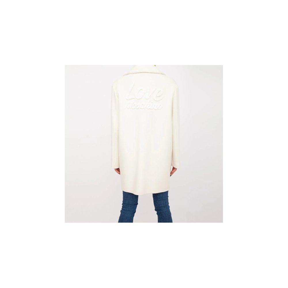 Abrigo largo elegante de invierno blanco chic