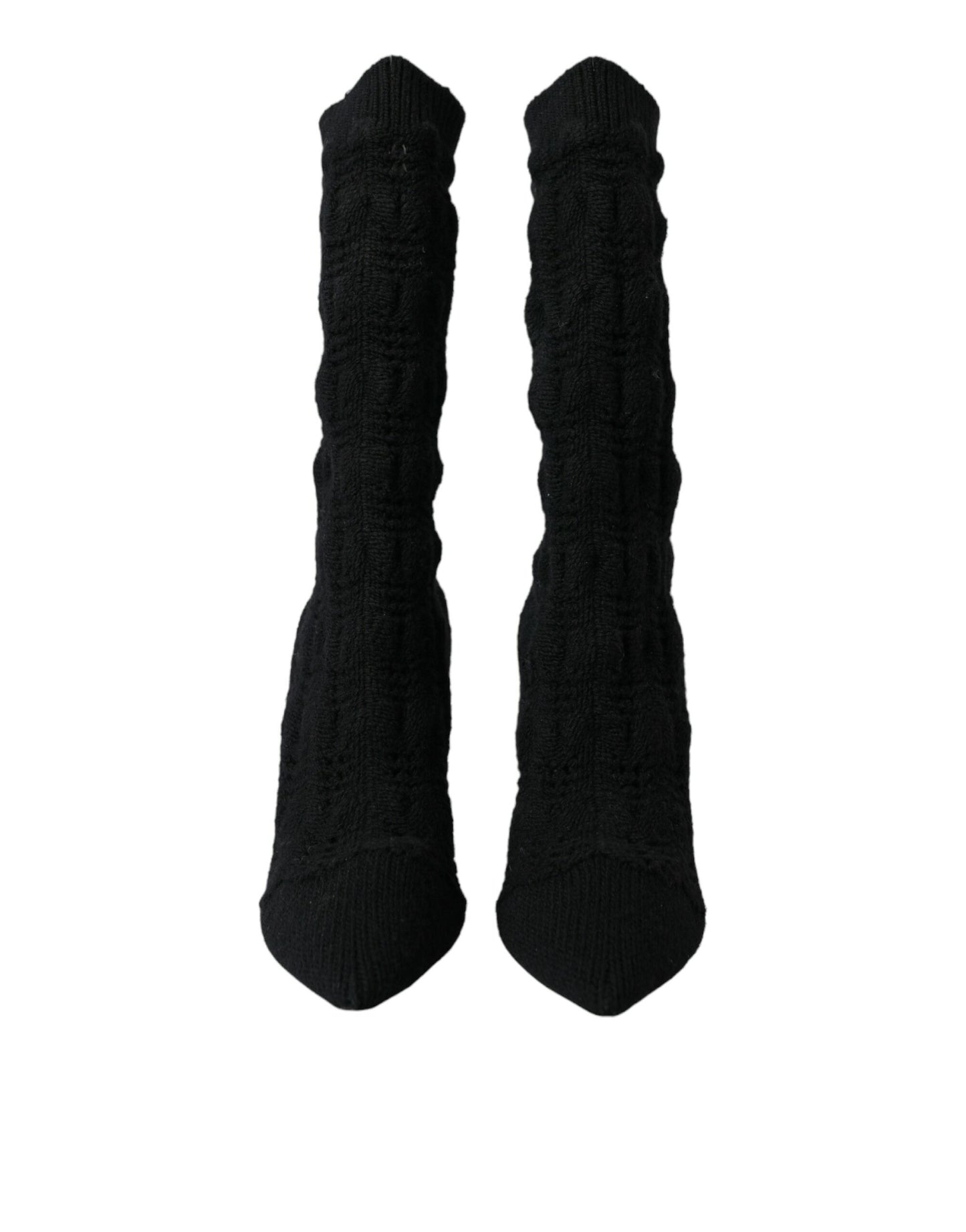 Botas negras de tacón de aguja a media pantorrilla