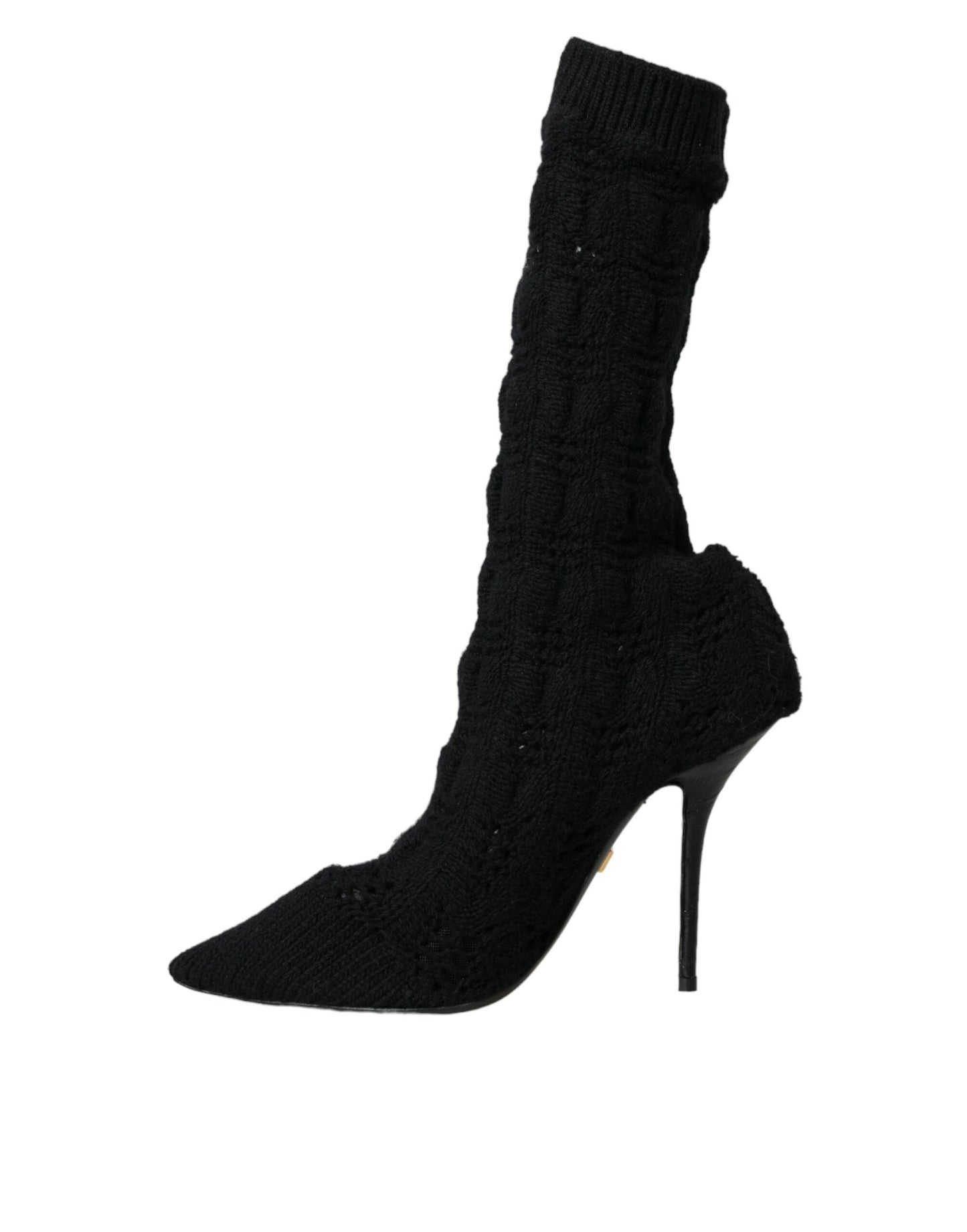 Botas negras de tacón de aguja a media pantorrilla