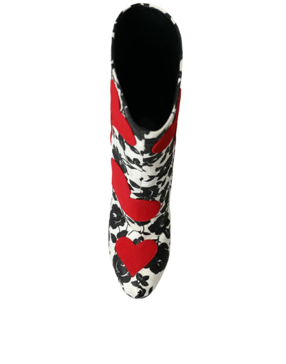 Botas altas de cuero con corazones florales blancos