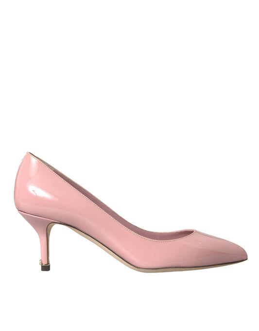 Zapatos de tacón de charol rosa claro