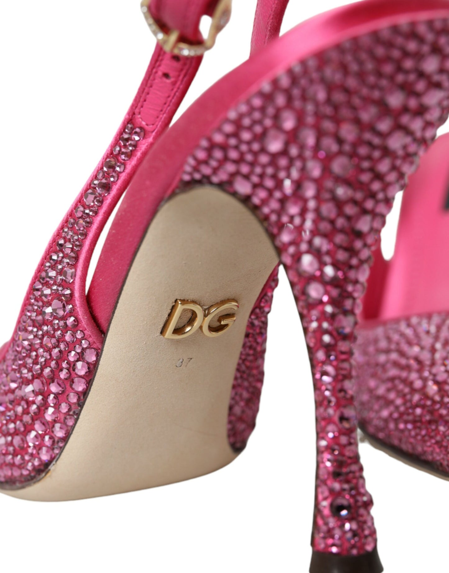 Zapatos de tacón con cristales y tiras traseras rosas