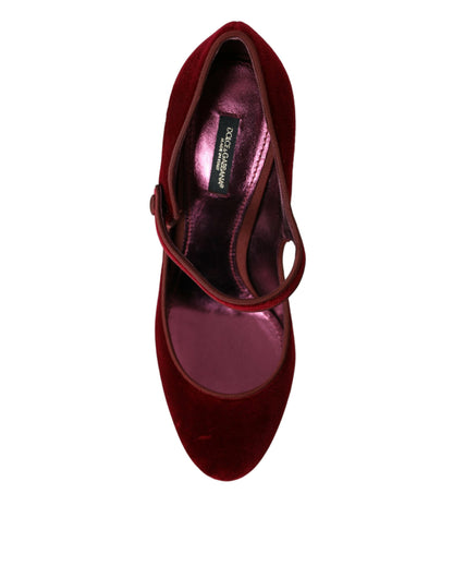 Zapatos Mary Jane de terciopelo rojo con cristales dorados y tacones
