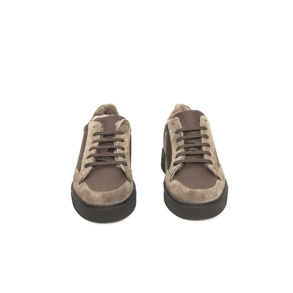 Zapatillas de piel beige para hombre