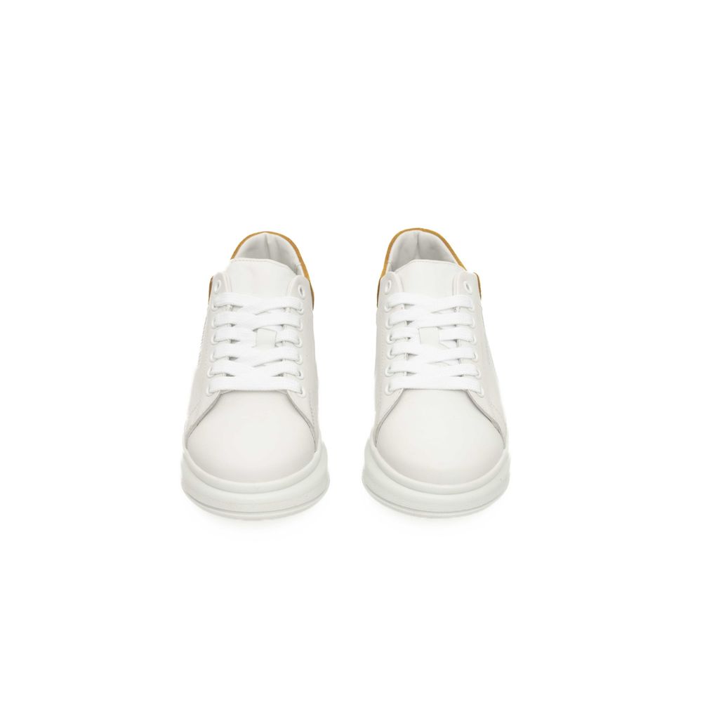 Zapatillas blancas de piel para mujer