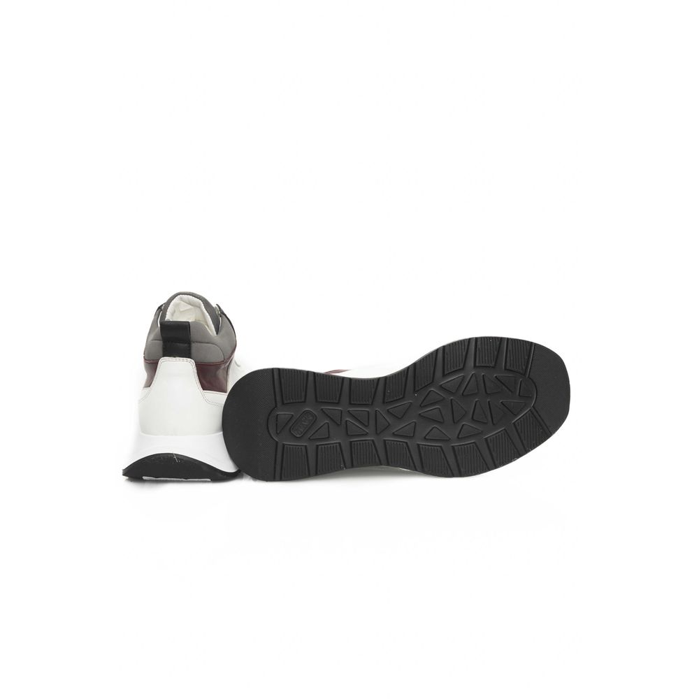 Zapatillas blancas de piel para mujer