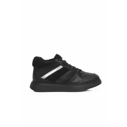 Zapatillas de piel negra para mujer