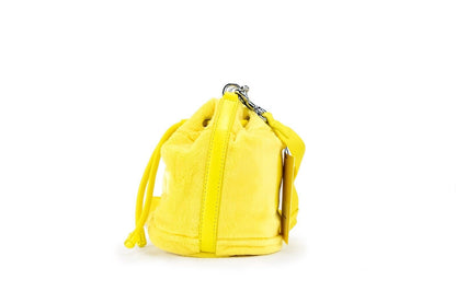 Bolso bandolera tipo cubo de felpa