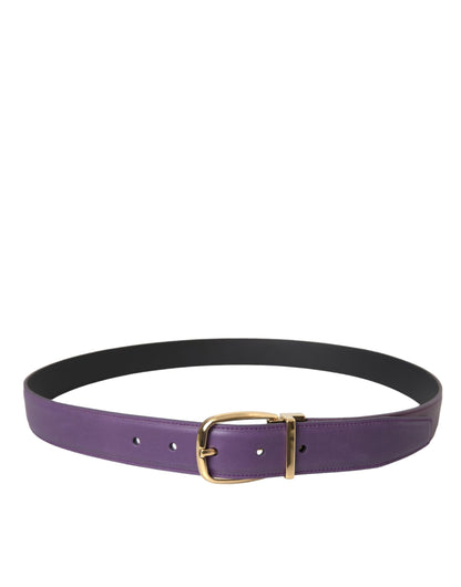 Cinturón de cuero morado con hebilla de metal dorado para hombre