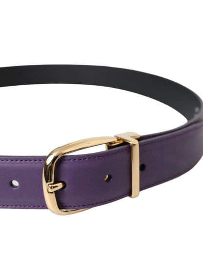 Cinturón de cuero morado con hebilla de metal dorado para hombre