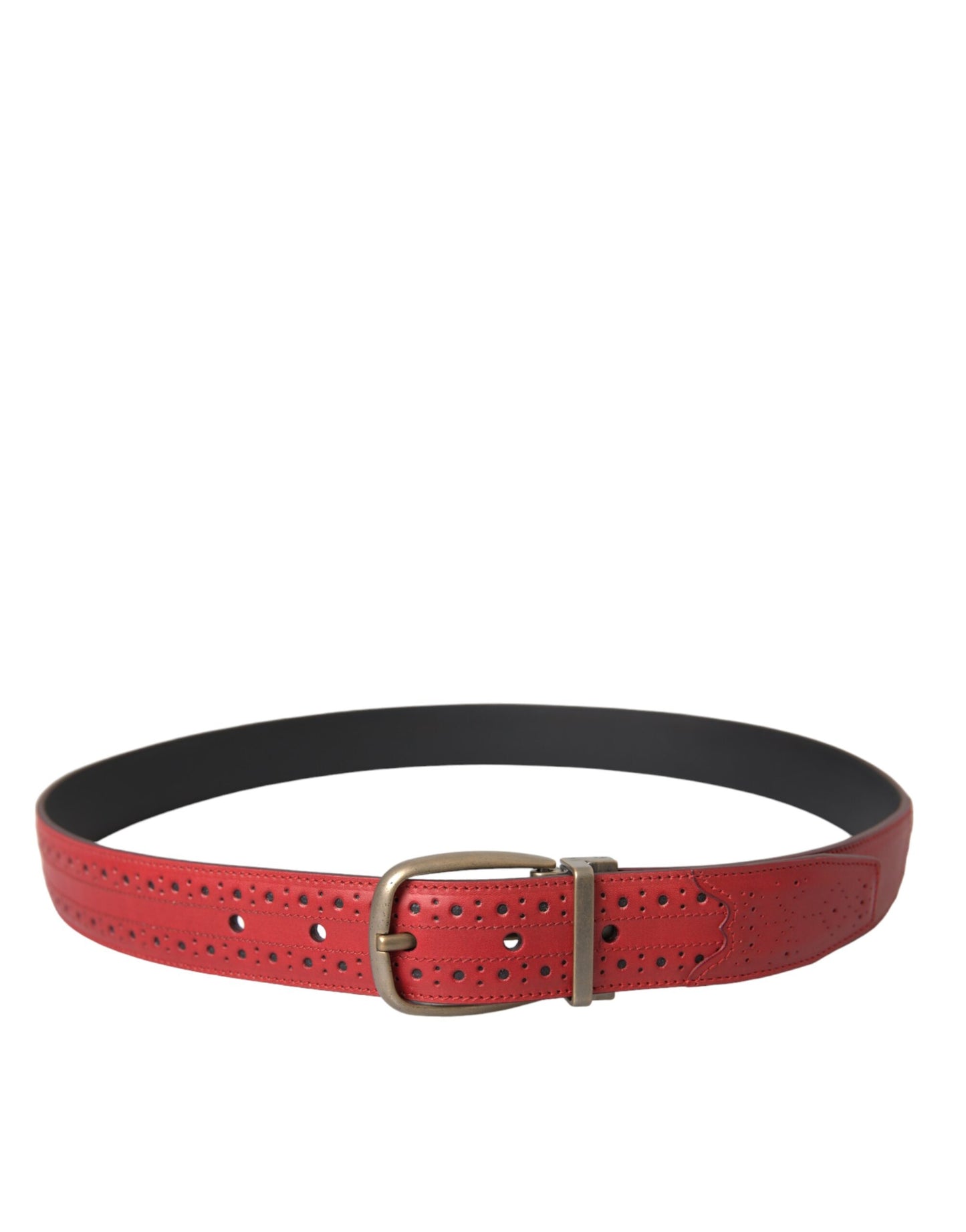 Cinturón de cuero rojo perforado con hebilla metálica para hombre