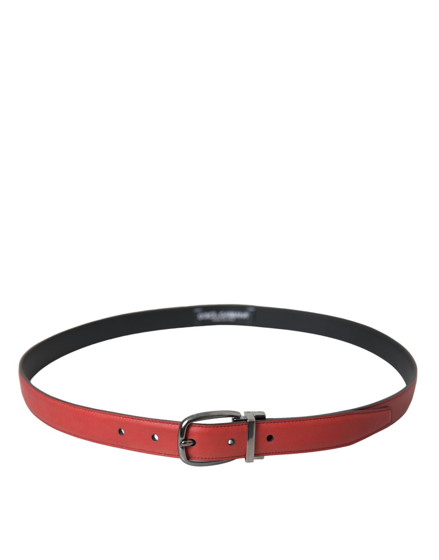 Cinturón de cuero rojo con hebilla de metal plateado para hombre