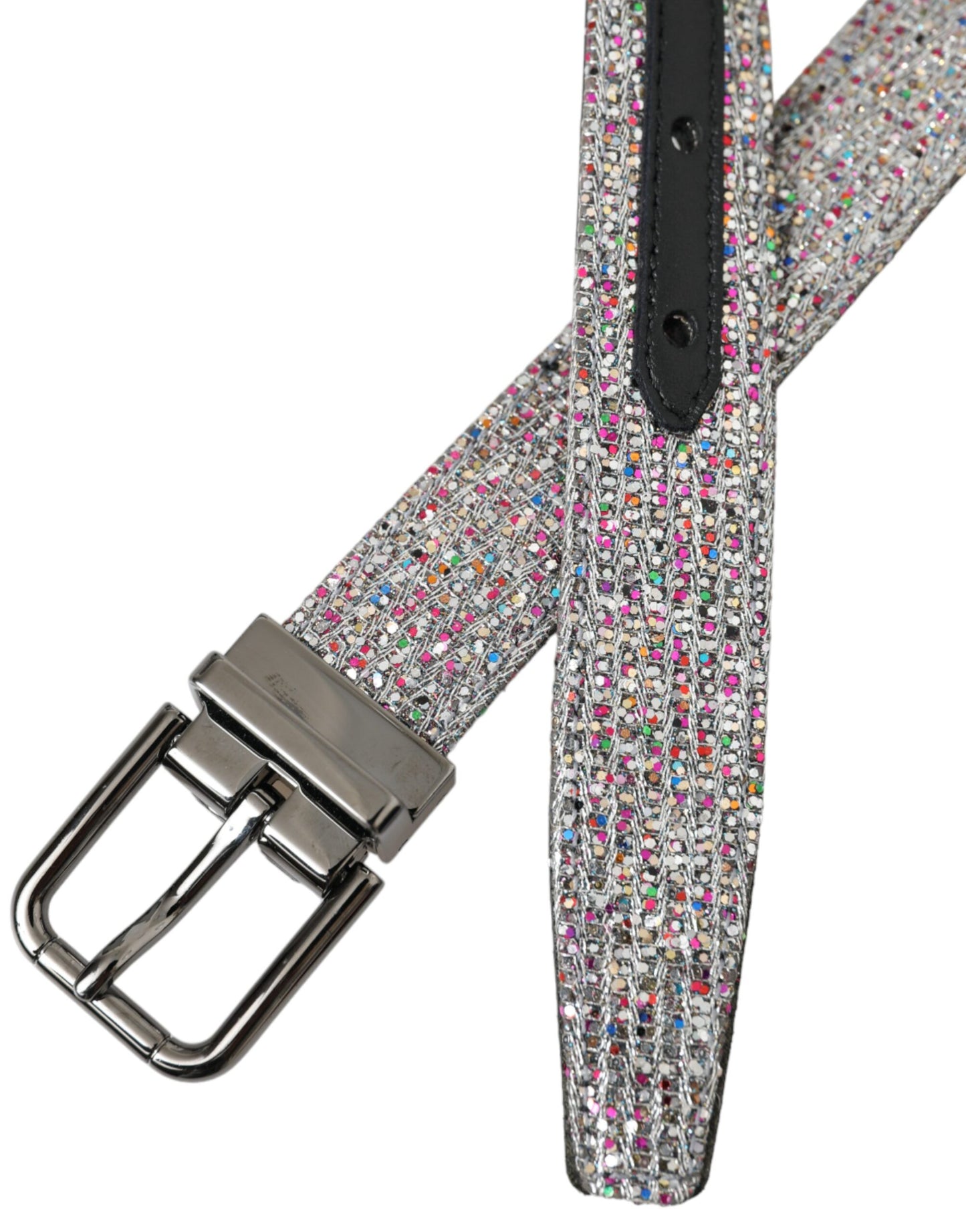 Cinturón con hebilla de metal plateado adornado con varios colores