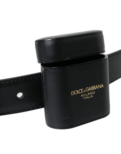Estuche de cuero negro para Airpods con hebilla plateada