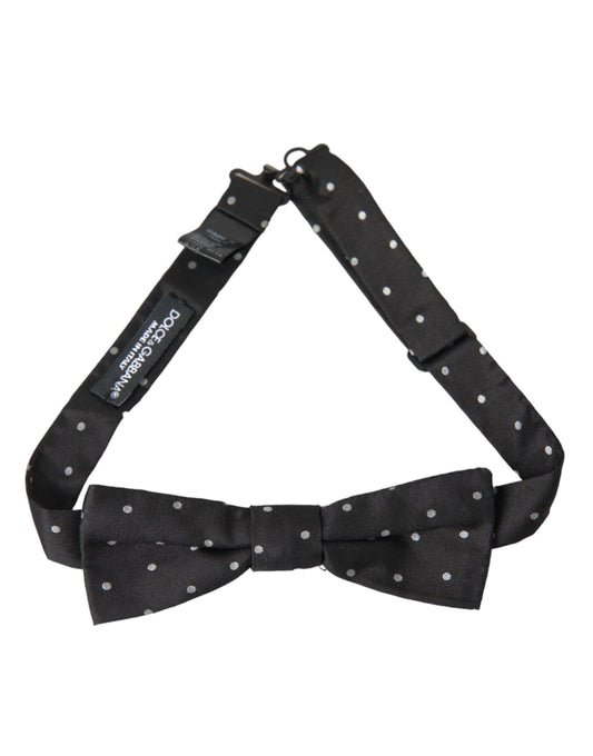 Pajarita de seda con lunares blancos y negros para hombre