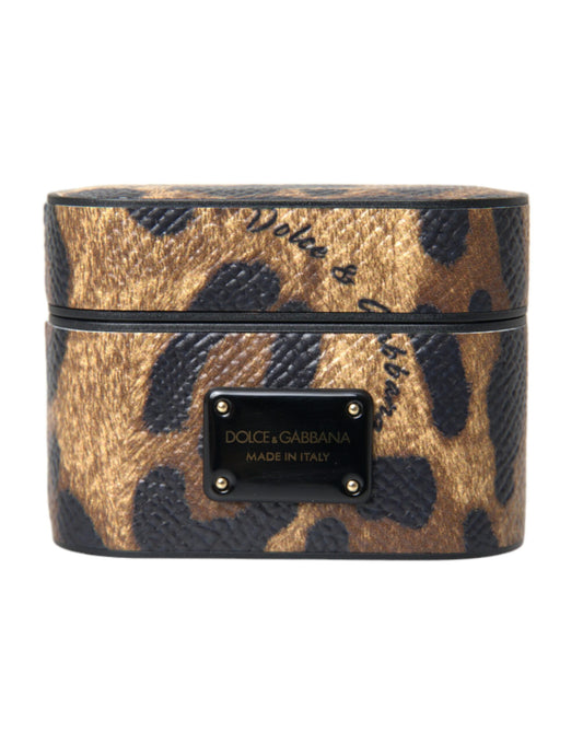 Estuche para AirPods de piel de becerro con estampado de leopardo marrón y placa metálica con el logotipo