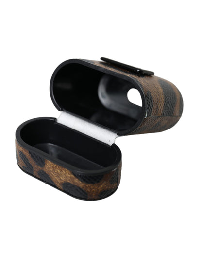 Estuche para AirPods de piel de becerro con estampado de leopardo marrón y placa metálica con el logotipo