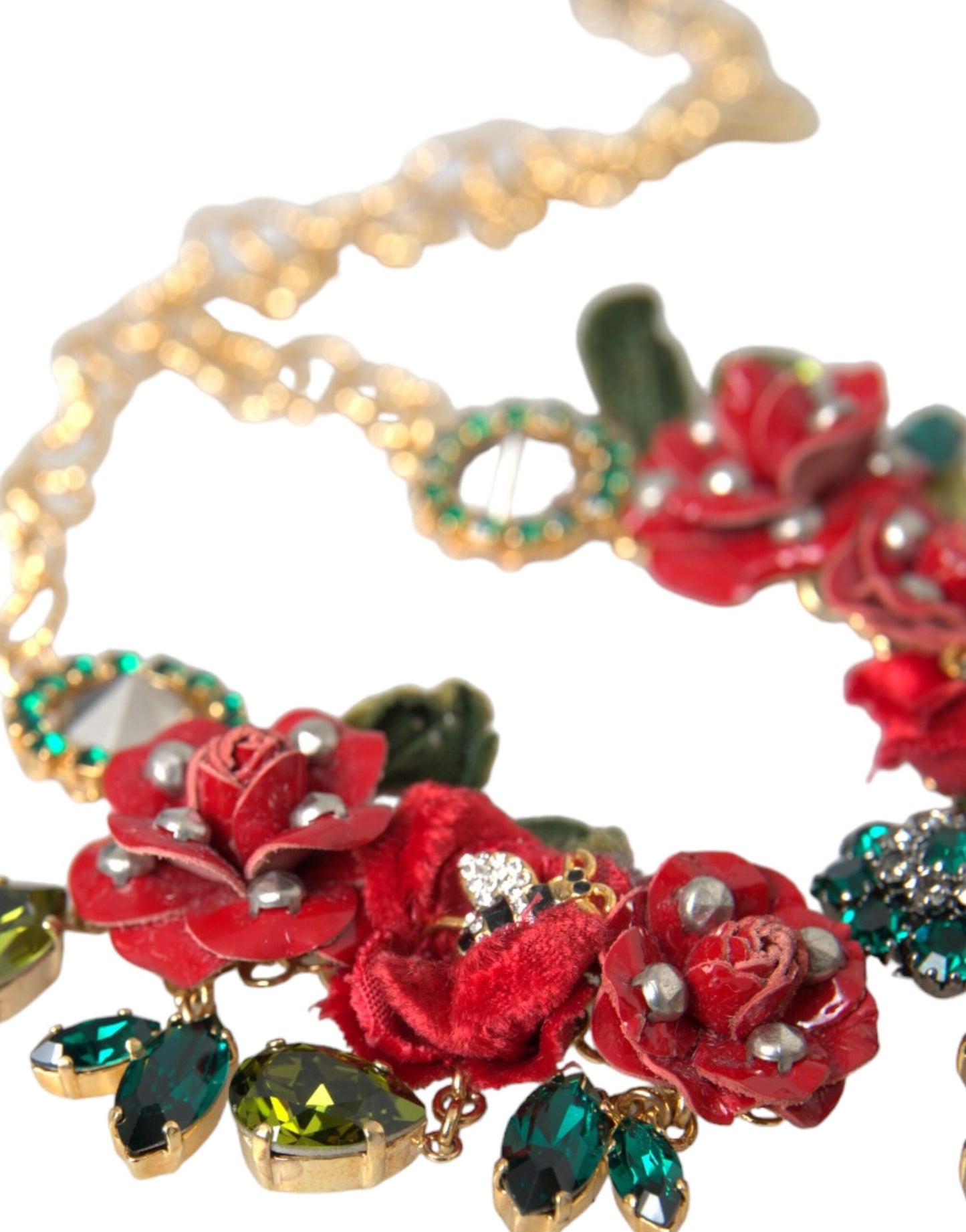 Collar con colgante de pétalos de rosa de cristal y cadena de eslabones de latón dorado