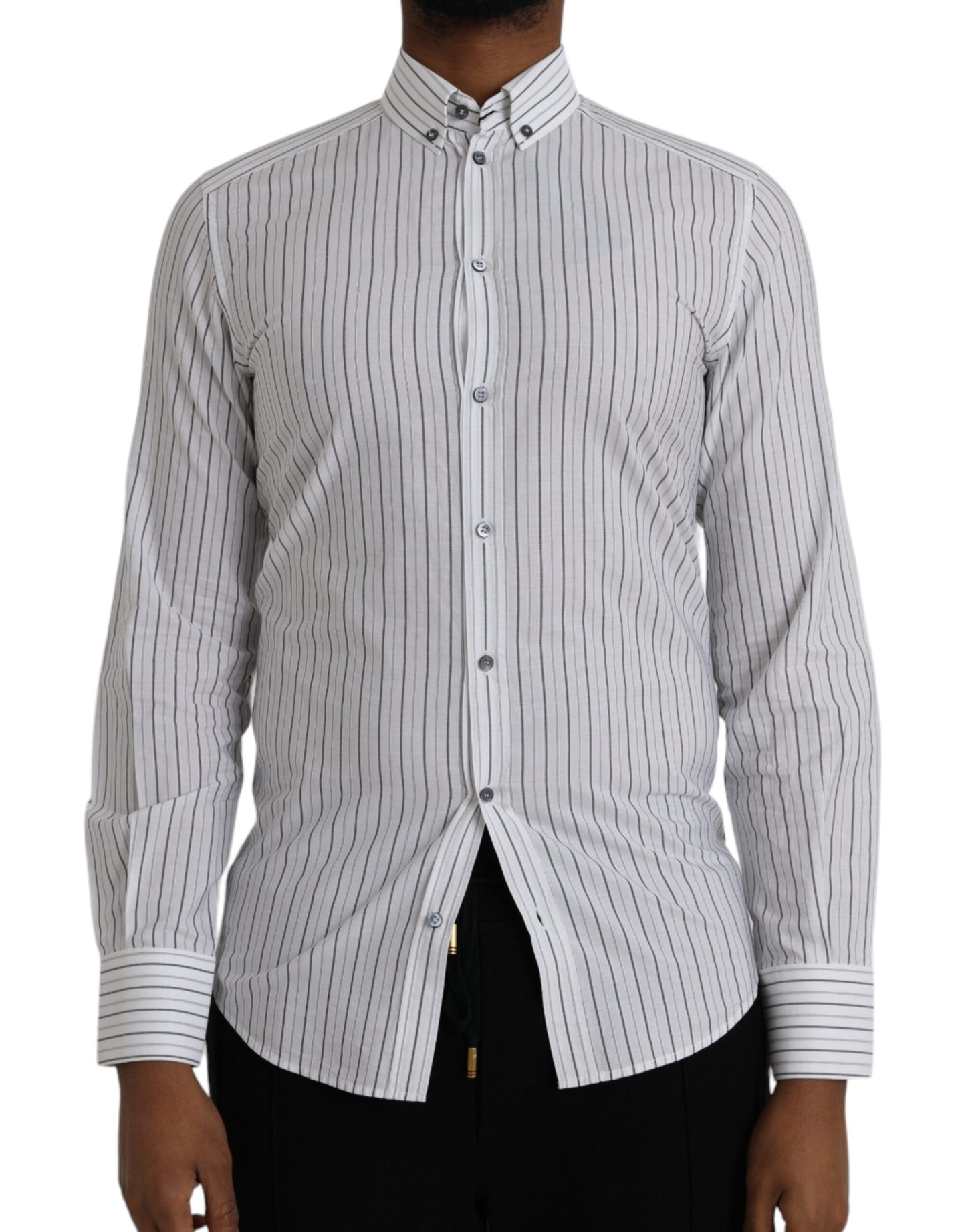 Vestido formal a rayas blancas y negras con camisa dorada