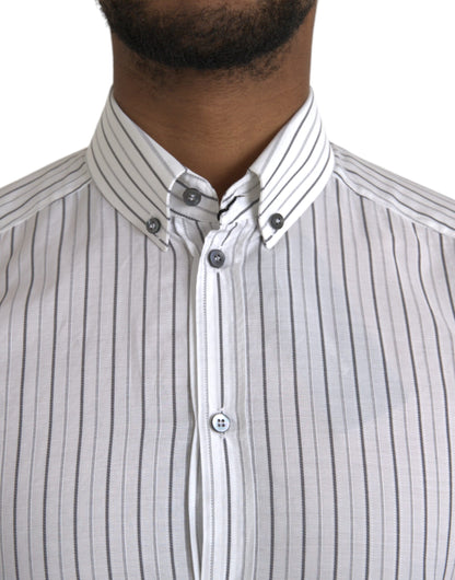 Vestido formal a rayas blancas y negras con camisa dorada