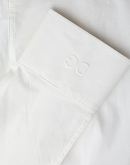 Vestido de algodón blanco, corte entallado, camisa dorada