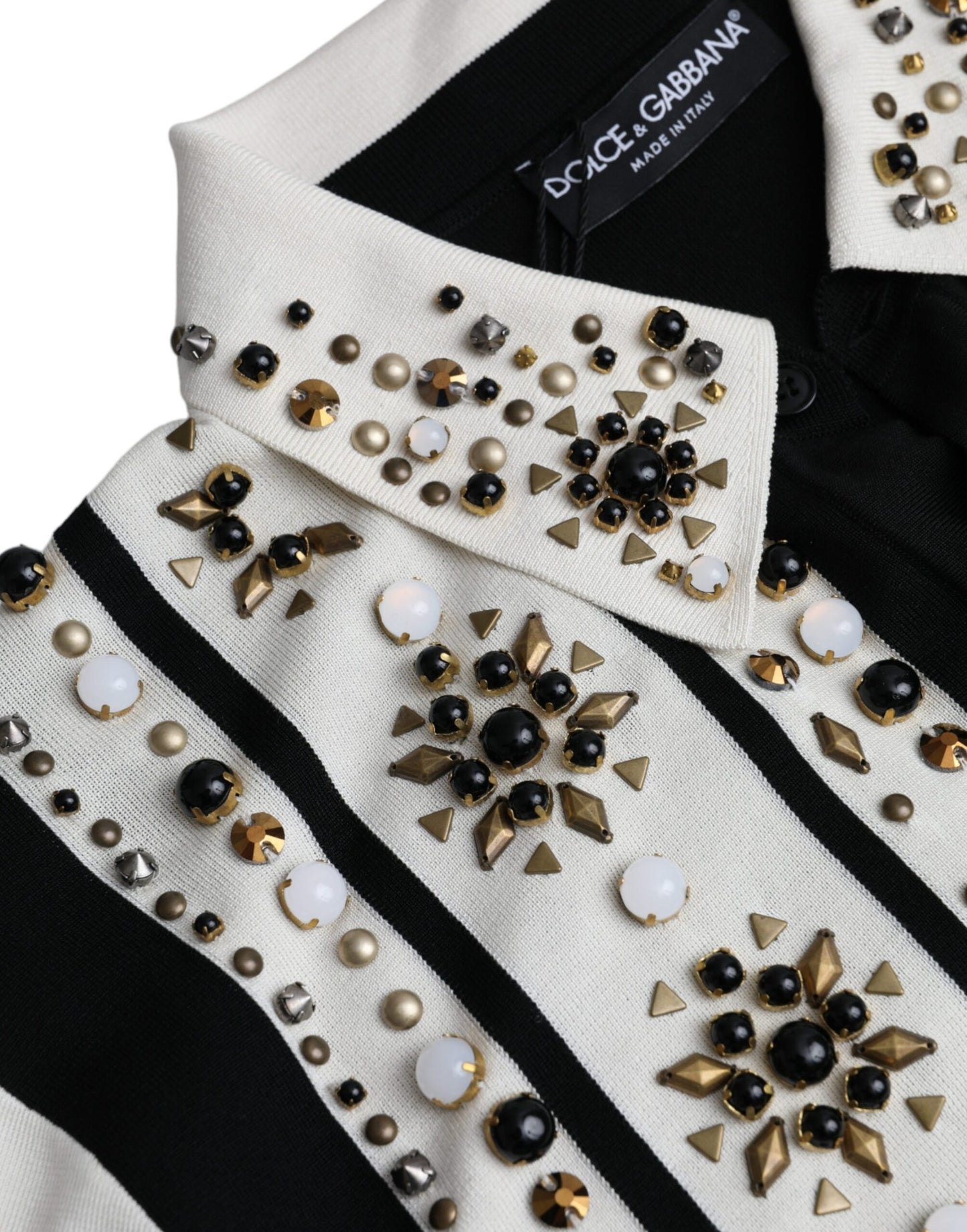 Camisa de seda blanca y negra con cristales tachonados