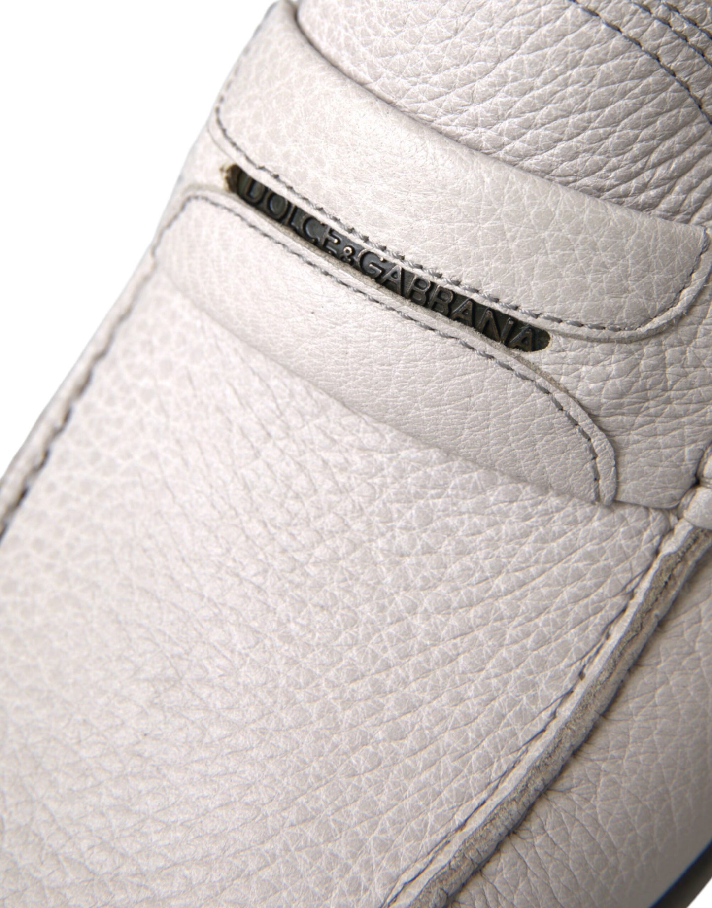 Mocasines de piel blanca y gris
