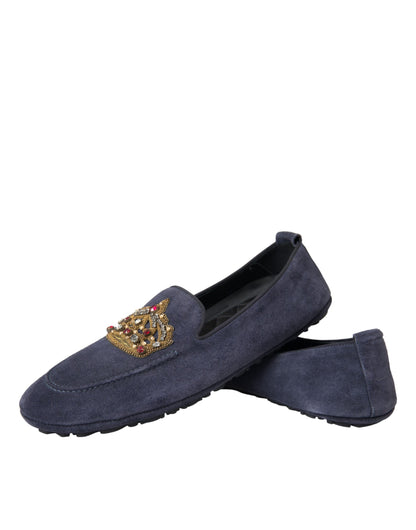 Mocasines de ante y cuero azul con corona de cristal
