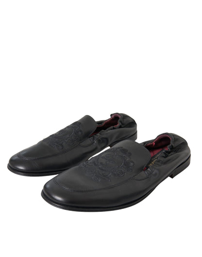 Mocasines de cuero con logotipo bordado negro para hombre